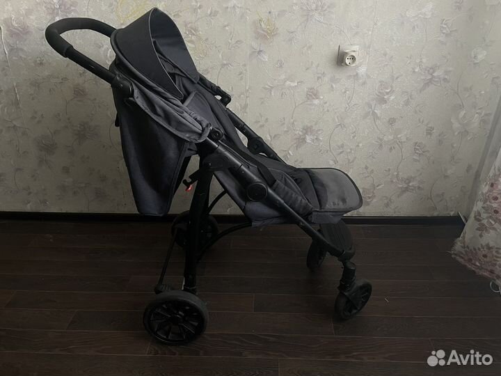 Коляска детская прогулочная