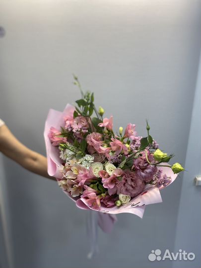 Цветы/букет Эустомы/букет альстромерии