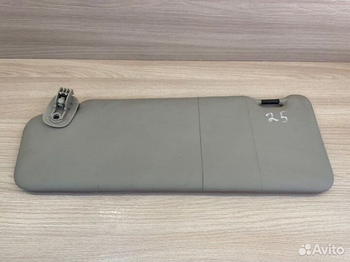 Козырек солнцезащитный левый Renault Logan