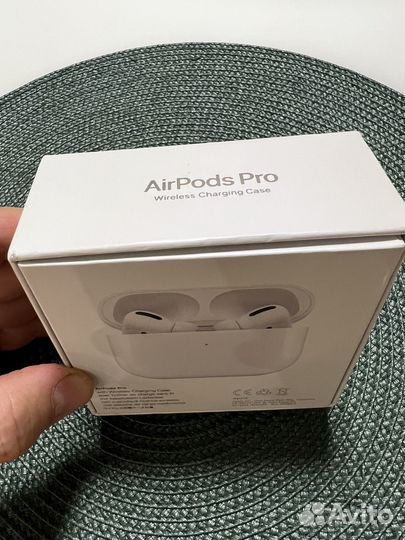 Наушники AirPods Pro with Wireless Charging Case