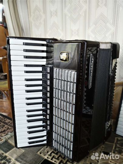 4 аккордеона
