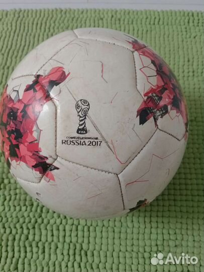 Футбольный мяч