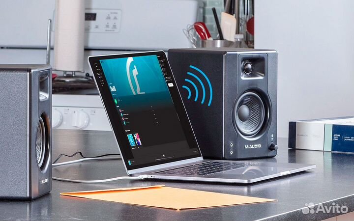 Студийный монитор M-Audio BX3 BT