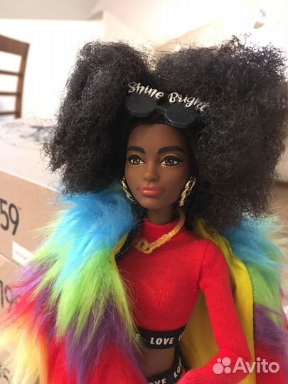 Barbie extra негритянка в шубе