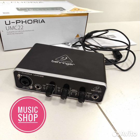 Внешняя звуковая карта behringer U-phoria UMC22