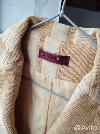 Женский жакет пиджак XS 40 бежевый