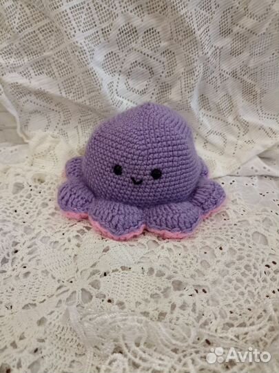 Вязаная игрушка осьминог перевертыш