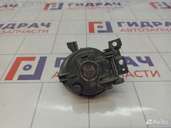 Фара противотуманная левая Volkswagen Touareg (GP) 7L6941699F