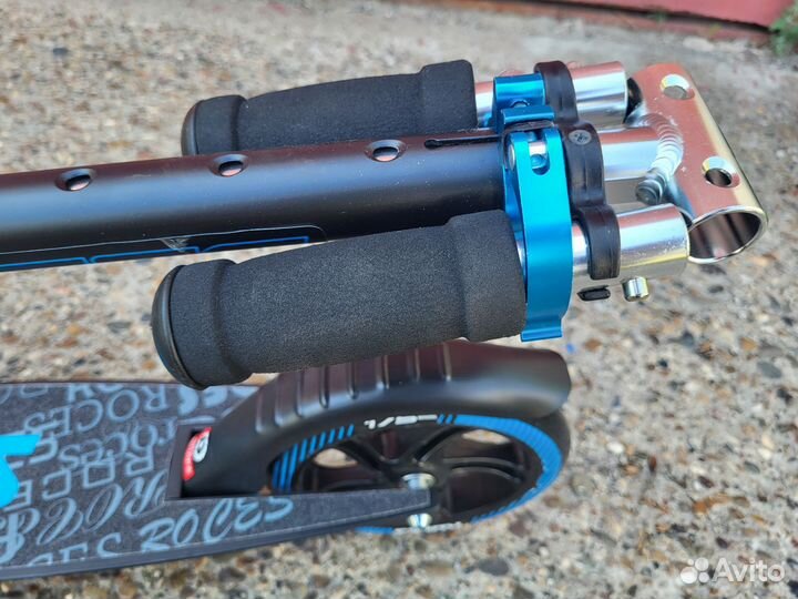 Самокат взрослый Roces