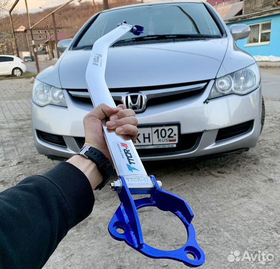 Распорка передняя Honda Civic 4D 8G