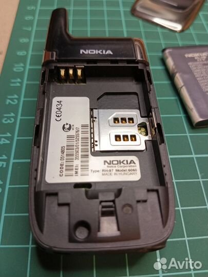 Два телефона LG M4410 и Nokia RH-97
