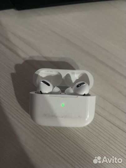 Беспроводные наушники apple airpods