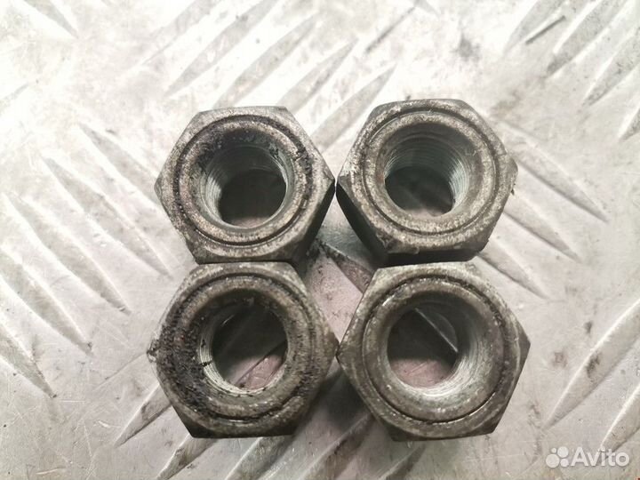 Болт Nissan Almera N15 1998 6L2Z1012BA