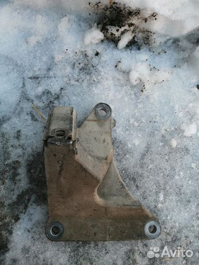 Кронштейн промежуточного вала рено флюенс 2.0л