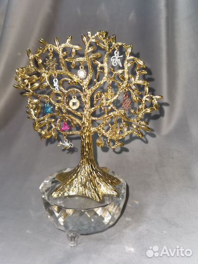 Денежное дерево с талисманами удачи