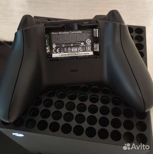 Xbox Series X 1Tb + Подписка GamePassUltimate