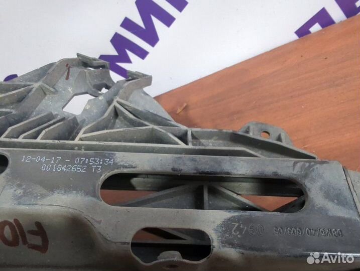 Кронштейн фары передний левый Bmw 5-Series F10