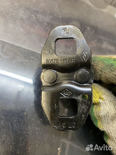 Рено ответная часть замка багажника
