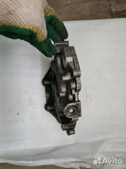 Масляный насос Land Rover Discovery 3 2.7 TDI 2008