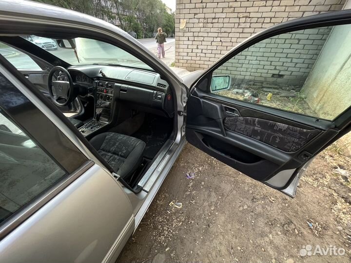 Mercedes-Benz E-класс 2.4 AT, 1998, 447 700 км