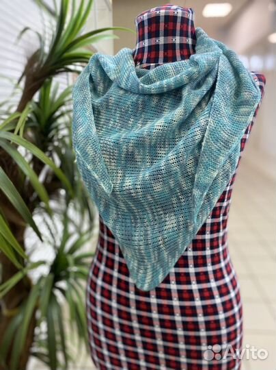 Платок вязаный, бактус