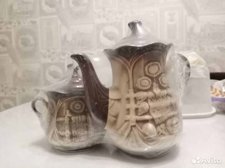 Набор заварочный чайник и сахарница