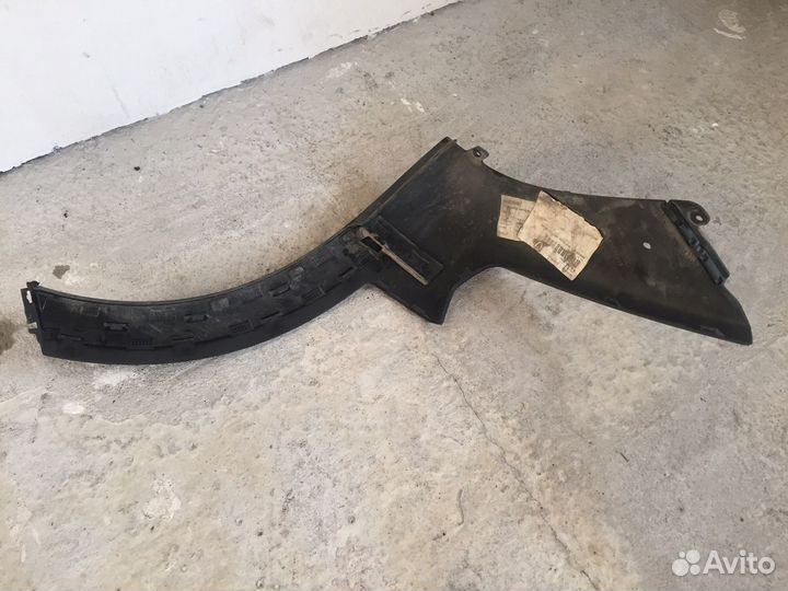 Накладка переднего бампера правая Volvo V90 2019