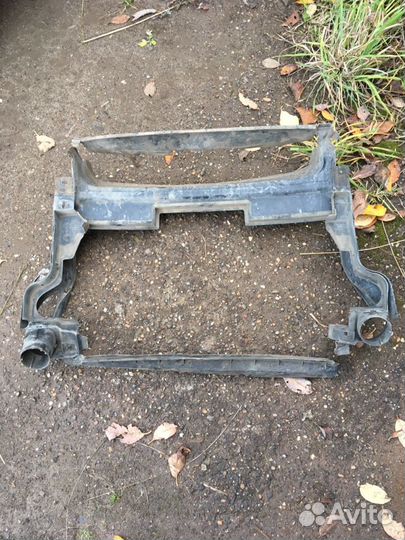 Дефлектор воздушный радиатора