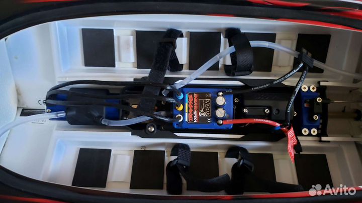 Лодка Traxxas spartan