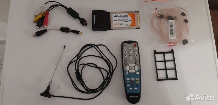 TV- тюнер AverMedia avertv Hybrid+FM Cardbus