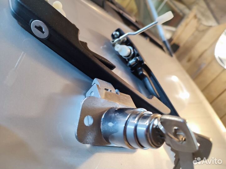 Комплект ручек дверей и замок багажника ваз-08-099