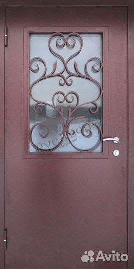 Входная металлическая дверь с ковкой и стеклом