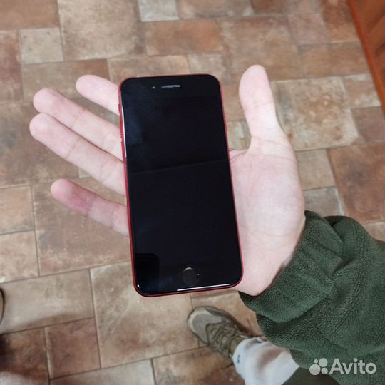 Телефон iPhone 8 64 gb