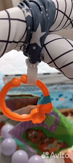 Развивающий коврик для малыша