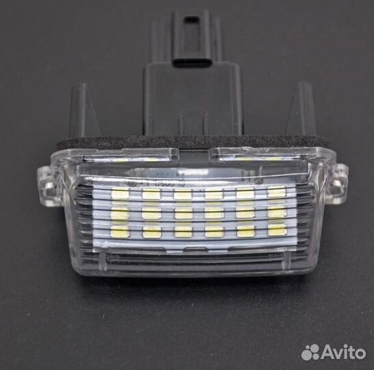 Плафон освещения номерного знака задний Toyota