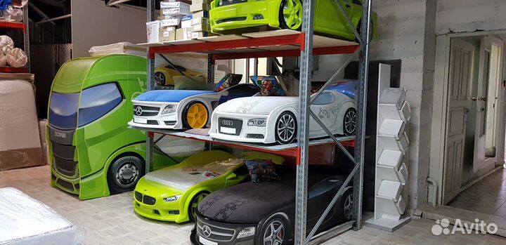 Детская кровать машина