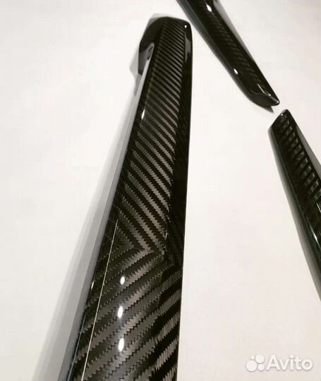 Декоративные накладки багажника карбон Lexus LX570