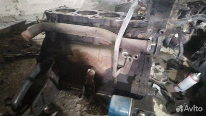 Блок двигателя Хендай Соната 2л 16кл 97г на запча