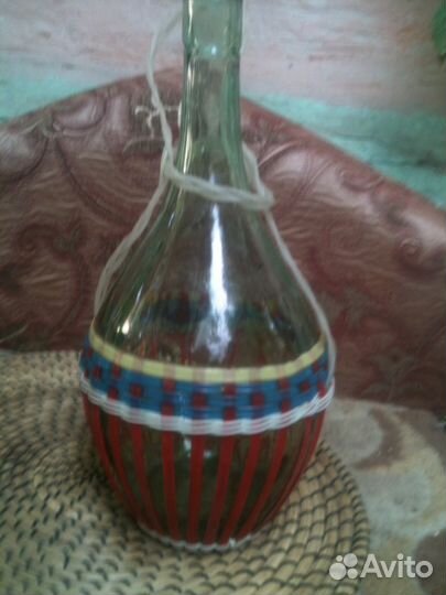 Винные бутыли в пластмассовой оплётке СССР