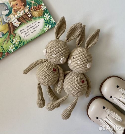 Вязанный зайчик