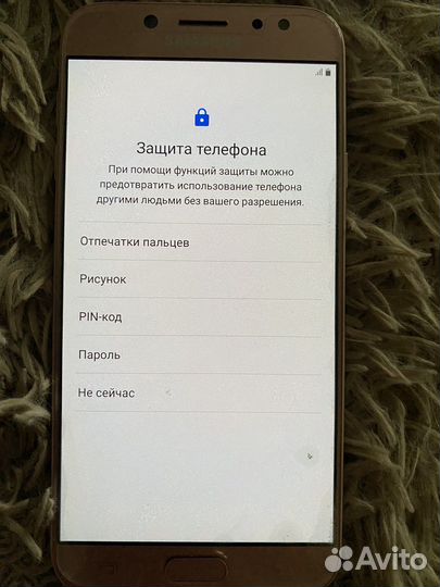 Телефон Samsung Galaxy J7