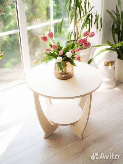 Стол из дерева