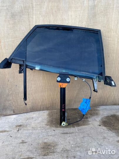 Стекло заднее правое в сборе Audi A4 B6