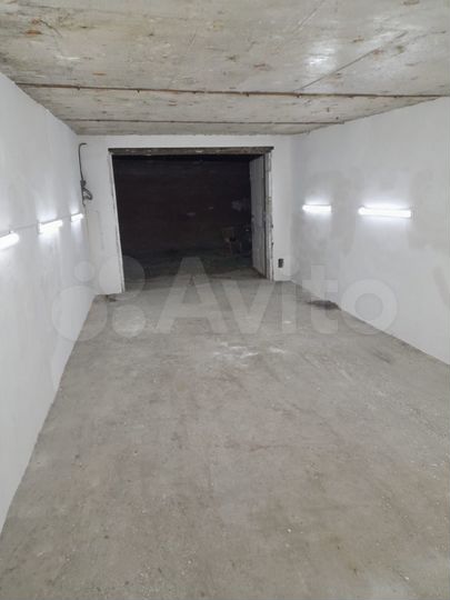 Гараж, > 30 м²