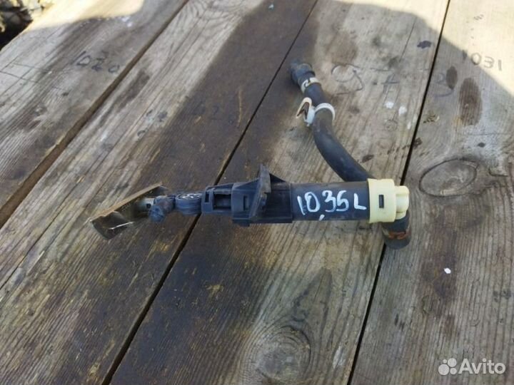 Форсунка омывателя фары левая Lexus Ls600Hl UVF46