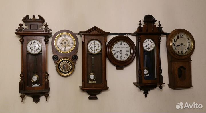 Антикварные настенные часы 