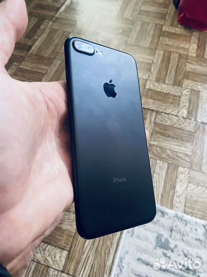 Телефон iPhone 7 plus