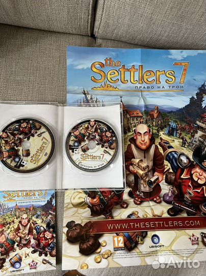 Коллекционное издание игры Settlers 7 с фигуркой