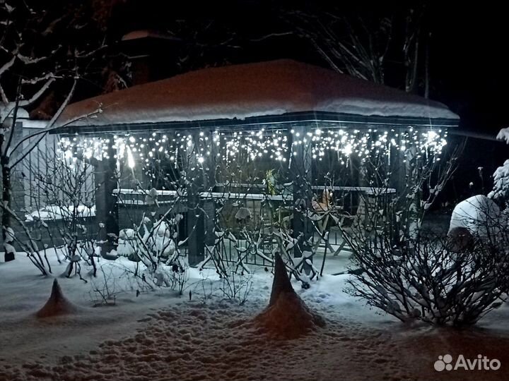 Монтаж гирлянд с новогодним оформлением