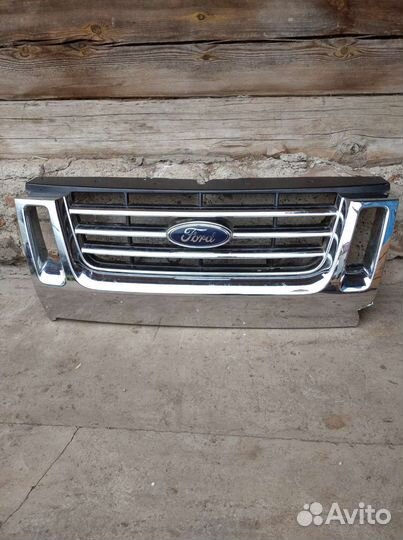 Решётка радиатора Ford Explorer 4